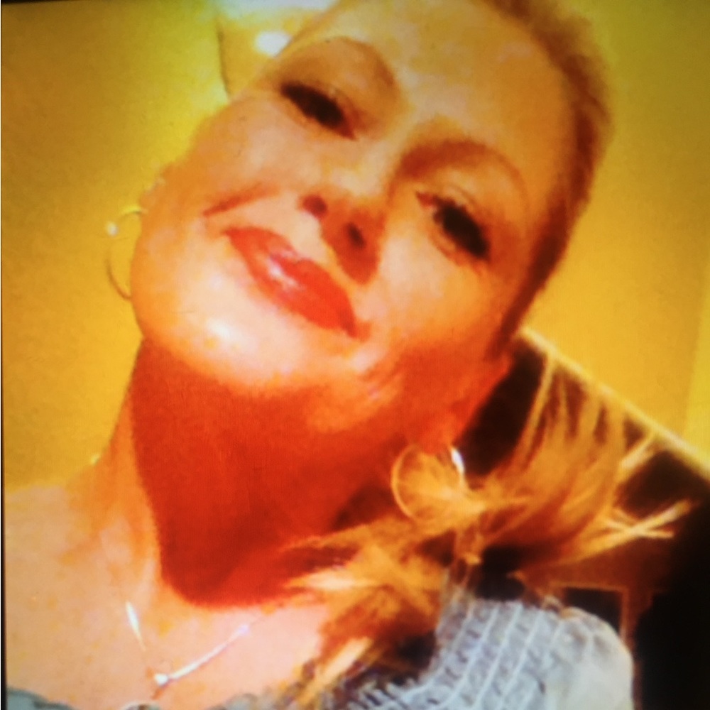 Meet your Posher, Monica